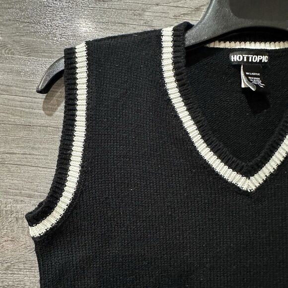 Hot Topic Skull V Neck Sweater Vest - Women's Small Knit - Picture 4 of 7